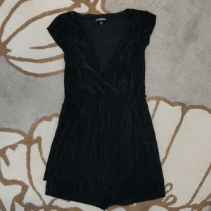 EXPRESS Plisse Surplice Romper Black Sz XS